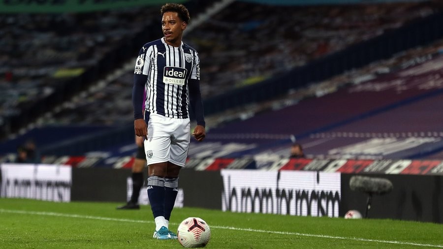 背景不同 背景不同